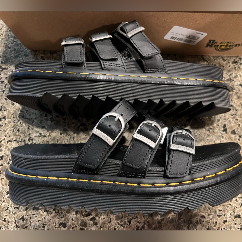 Women’s size 9 Doc Martens Slide Sandal Hydro Leather Black